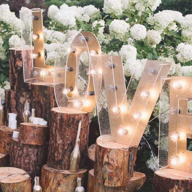 hochzeit planen- decoration lights