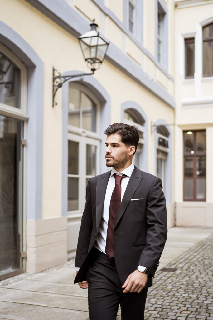 Hochzeitsplaner-Tipps: Groom-Look Smoking