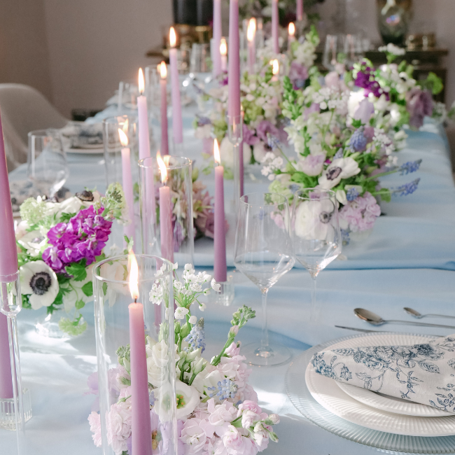 Hochzeitsplanung überfordert dich Stimmiges Designkonzept-Tischdekoration