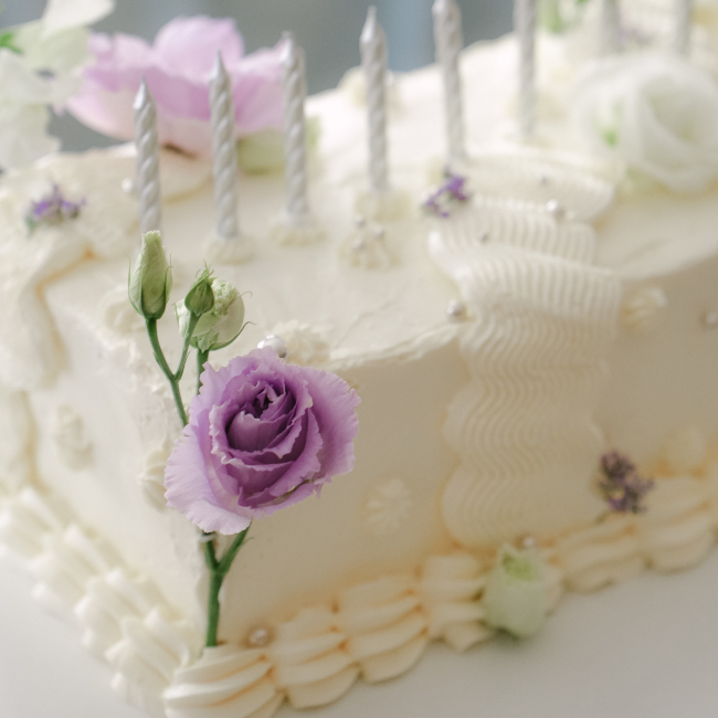 Hochzeitsplanung überfordert dich? Stimmiges Designkonzept-Torte